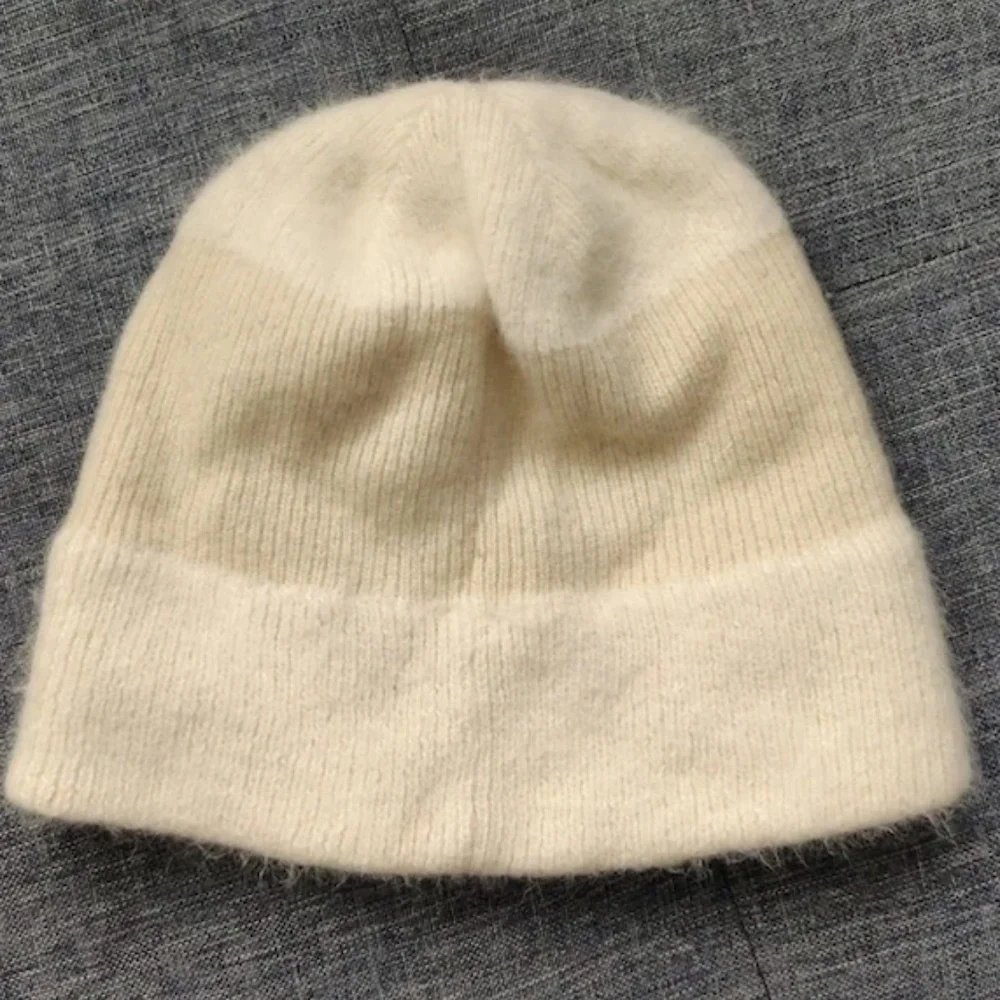 American Eagle AE Ivory Lambswool Angora Blend Fuzzy Knit Beanie One Size
